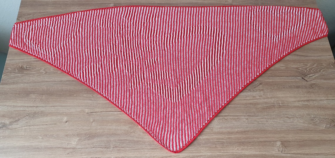 Heartflower, Shadow Knitting, Illusion Knitting, Motif Shawl