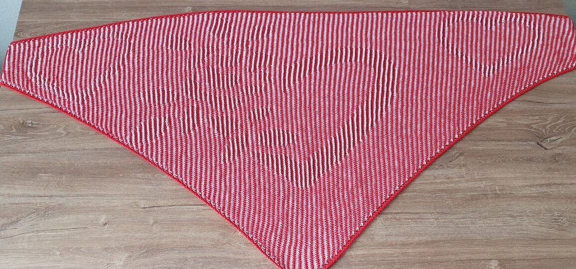 Heartflower, Shadow Knitting, Illusion Knitting, Motif Shawl