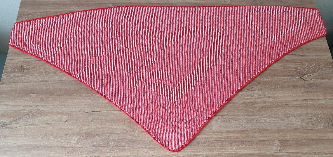 Heartflower, Shadow Knitting, Illusion Knitting, Motif Shawl