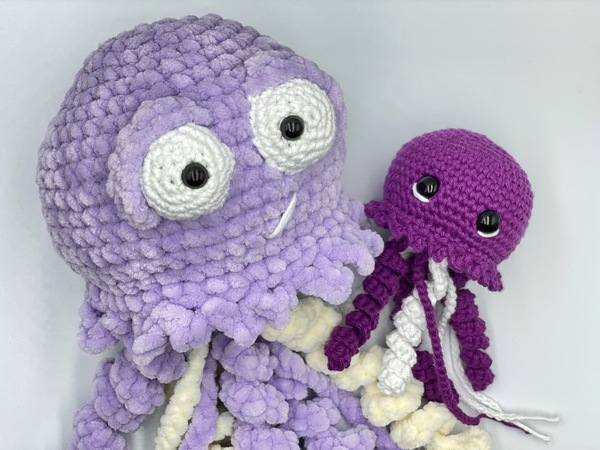 Crochet Pattern - Jellyfish "Glubschi" and her little friend "Fanny"