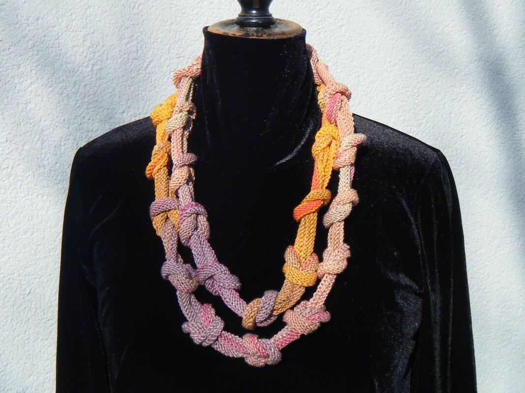 Strickanleitung Halsschmuck "geknotete Kette" - Bild 3
