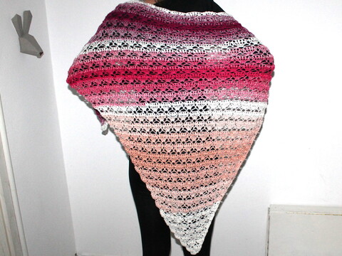 Crochet a Shawl – a Large Puff Stitch Wrap from One Cake of Yarn (EN & DE)