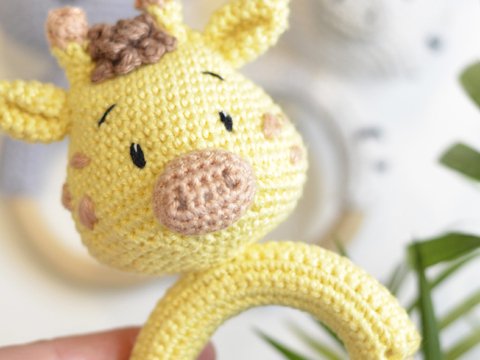 Gina die Giraffe Greifring Häkelanleitung