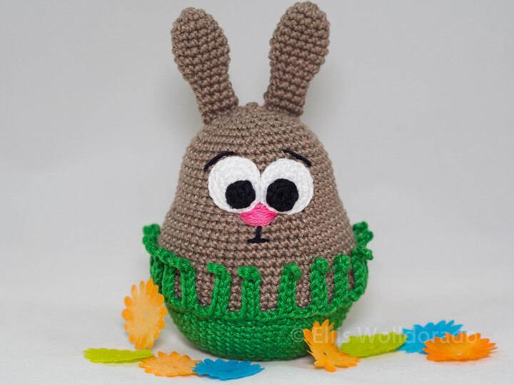 Hase im Gras, Amigurumi, Häkelanleitung