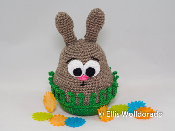 Hase im Gras, Amigurumi, Häkelanleitung