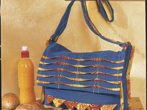 Nähanleitung: Tasche aus Jeansstoff mit dynamischen Wellen