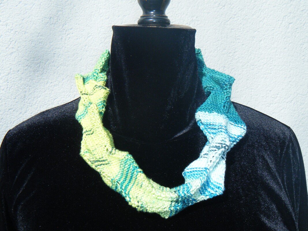 knitting pattern Necklace "dragons child" - Image 4