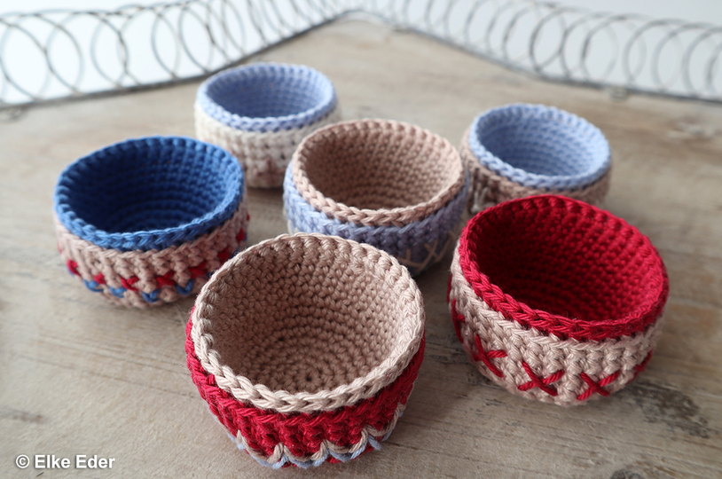 Economy Set "Unique Hens" - Egg warmer / Eggcup / Little Basket