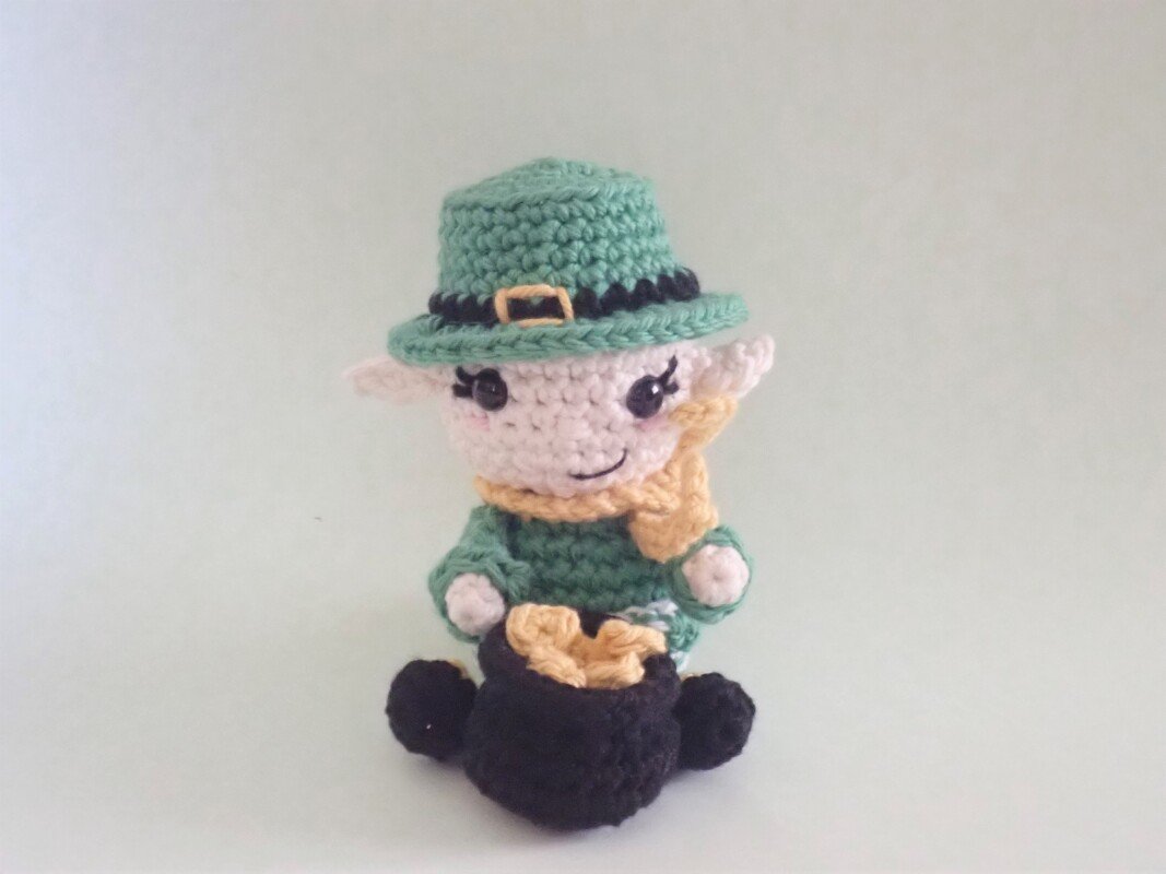 March Pixie- Crochet Amigurumi Pattern- English