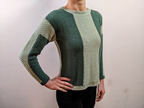 Strickanleitung zweifarbiger Pullover mit Rückenmuster