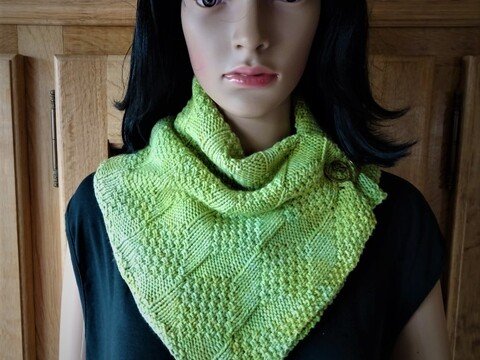 Rakas, gestrickter Schalkragen