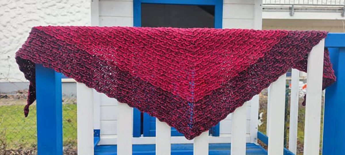 Häkelanleitung flaches dichtes Tuch Violetta