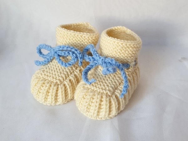 Strickanleitung Baby-Schuhe in 2 Größen ohne Nadelspiel