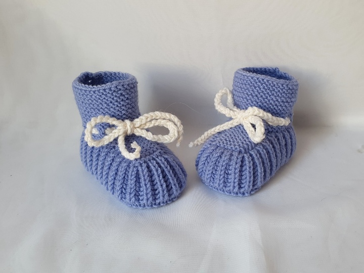 Strickanleitung Baby-Schuhe in 2 Größen ohne Nadelspiel  #284