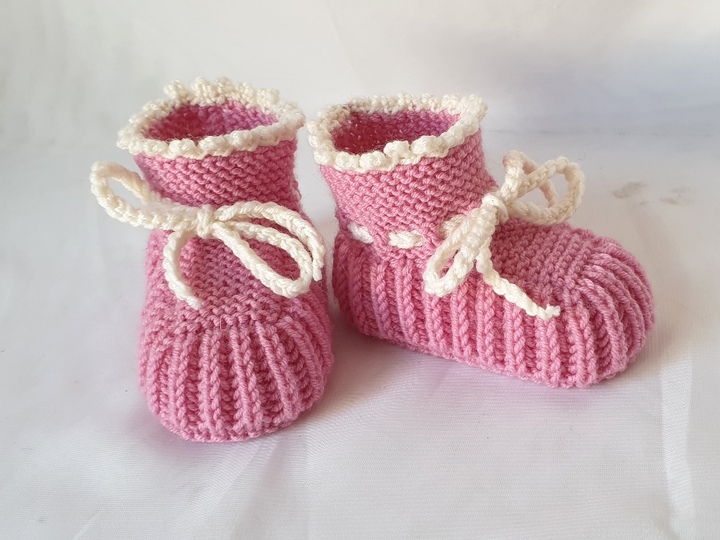 Strickanleitung Baby-Schuhe in 2 Größen ohne Nadelspiel  #284