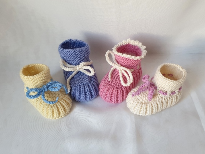 Strickanleitung Baby-Schuhe in 2 Größen ohne Nadelspiel  #284