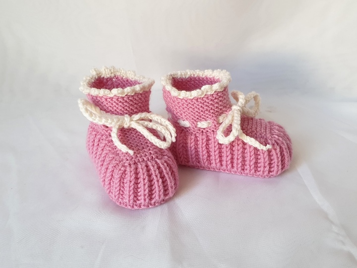 Strickanleitung Baby-Schuhe in 2 Größen ohne Nadelspiel  #284