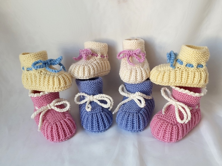 Strickanleitung Baby-Schuhe in 2 Größen ohne Nadelspiel  #284