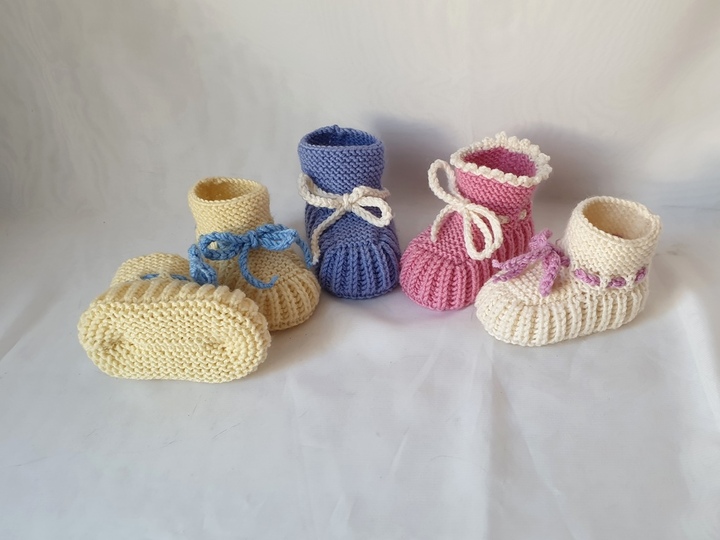 Strickanleitung Baby-Schuhe in 2 Größen ohne Nadelspiel  #284