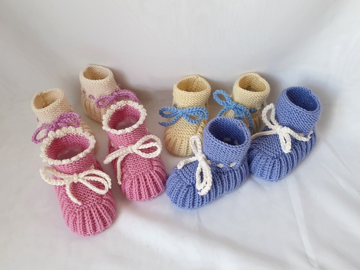 Strickanleitung Baby-Schuhe in 2 Größen ohne Nadelspiel  #284