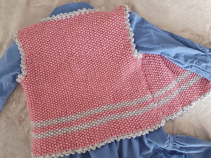 Strickanleitung Kinderweste Emilia Größe 110/116!
