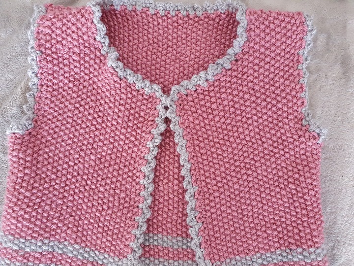 Strickanleitung Kinderweste Emilia Größe 110/116!