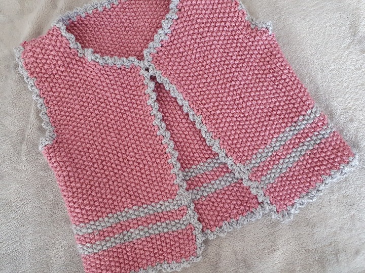 Strickanleitung Kinderweste Emilia Größe 110/116!