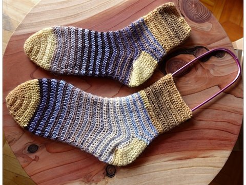 Socken Mäni - Häkelsocken