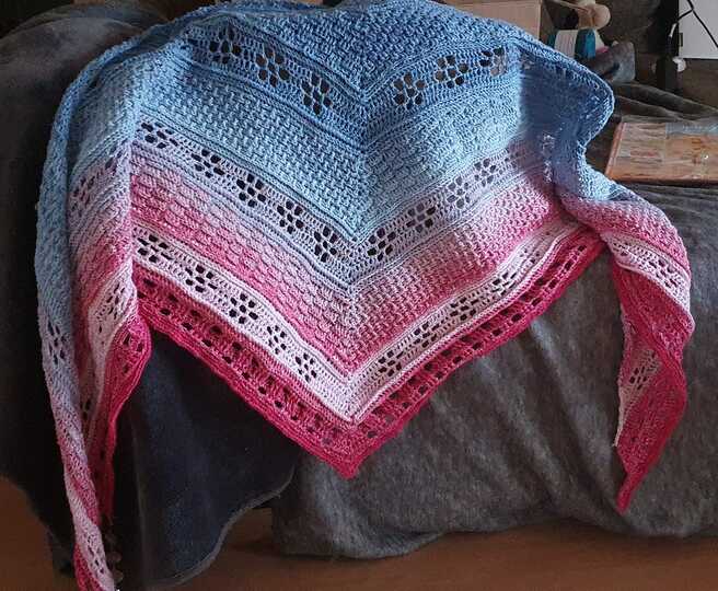 Anleitung Leilani "Blume des Himmels" flaches Dreieckstuch