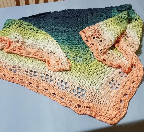 Anleitung Leilani "Blume des Himmels" flaches Dreieckstuch