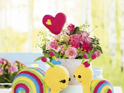 Häkelanleitung: GEHÄKELTES SCHNECKEN DUO MIT SPIRALMUSTERHÄUSCHEN