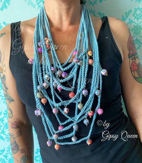 Häkelanleitung BeYourQueen – Boho Kette mit Perlen  Anfängerfreundlich