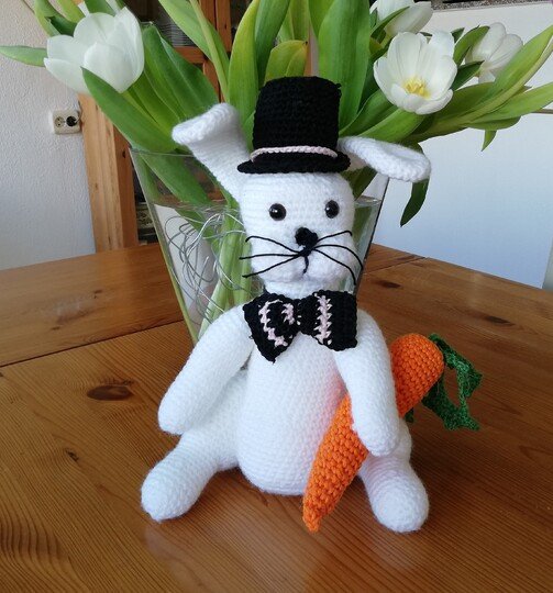 Anleitung Harry Hase mit Zylinder, Fliege und Möhre