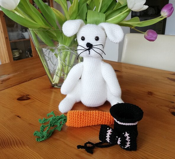 Anleitung Harry Hase mit Zylinder, Fliege und Möhre