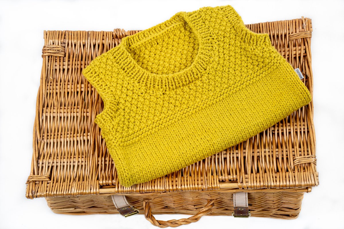 Strickanleitung Kinderpullunder Jenny in den Größen 98-152, von 3-1 jahren