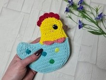 Kleine Henne als Anhänger, Blumenstecker oder Knisterchen für Babys