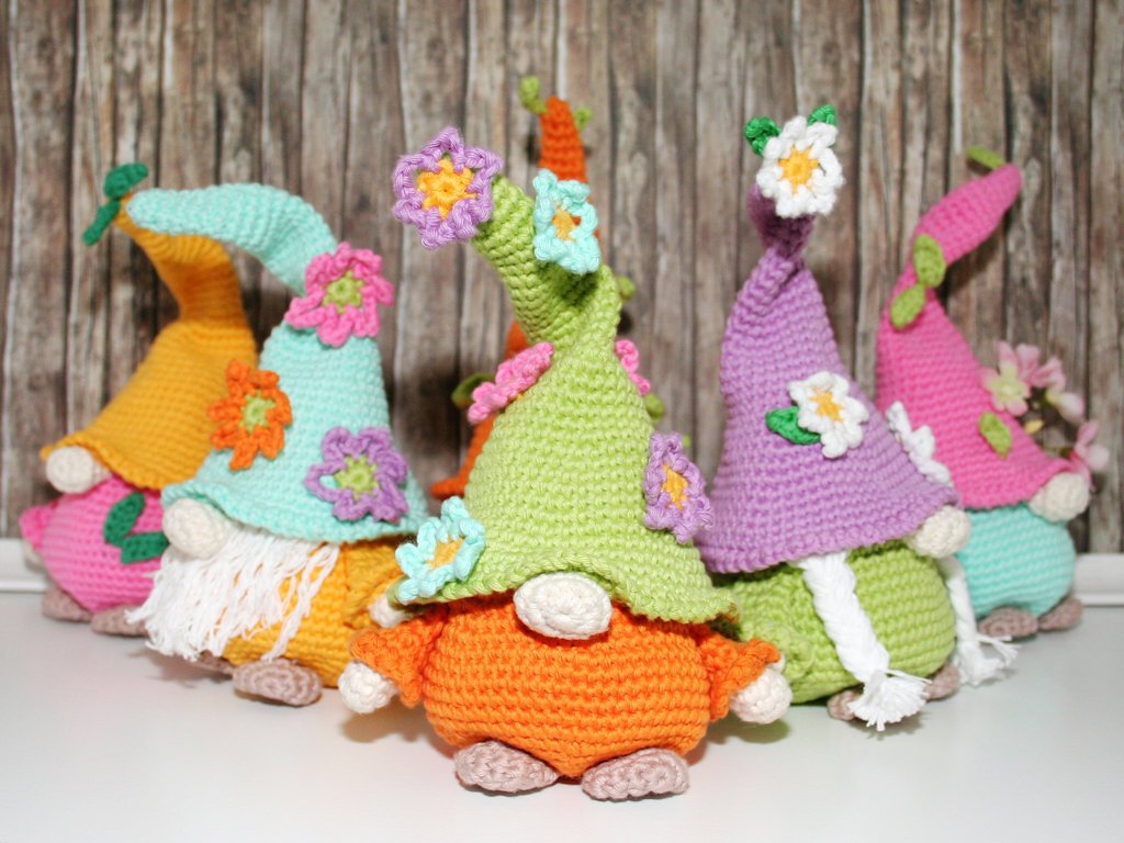 Flower Gnome - Egg Cozy, Decoration - Crochet Pattern