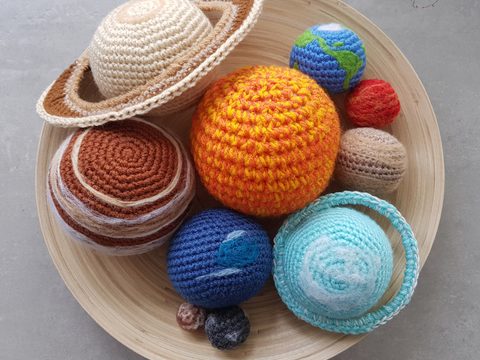 Häkelanleitung > Sonnensystem / Planeten Mobilé <