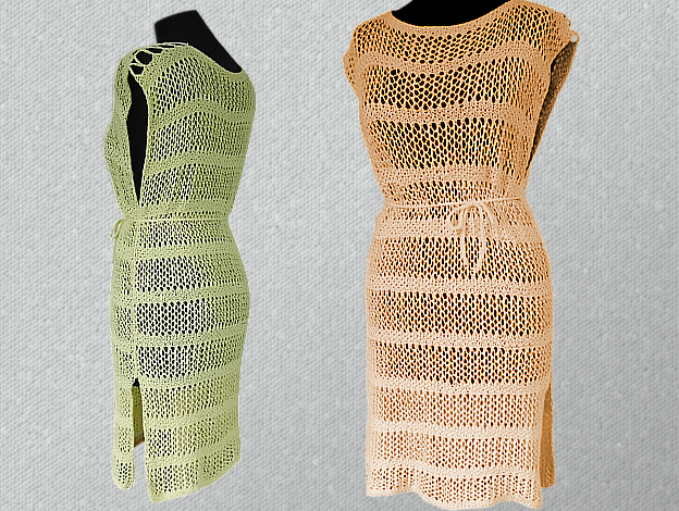 Zwei offen gestrickte ärmellose Tuniken auf Schneiderpuppen: links hellgrün mit seitlichem Schlitz, rechts pfirsichfarben mit Bindegürtel