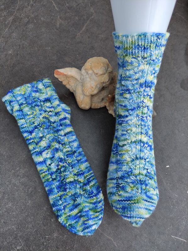 Anleitung Hexentopf Sockenmuster Lafea - Blätterhexe