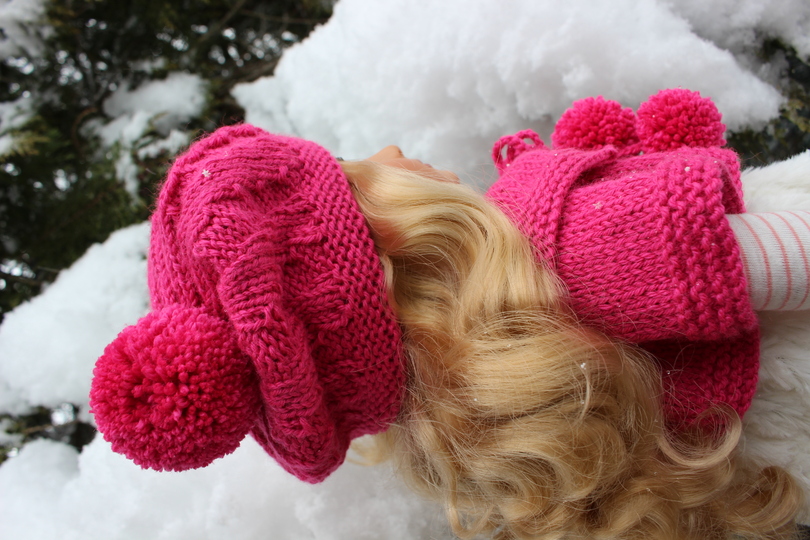 Strickanleitung für Puppen Poncho und Mütze