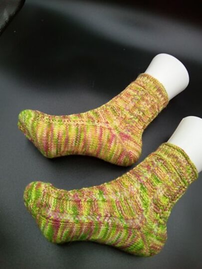 Anleitung Hexentopf Sockenmuster Rainia - Wiesenhexe