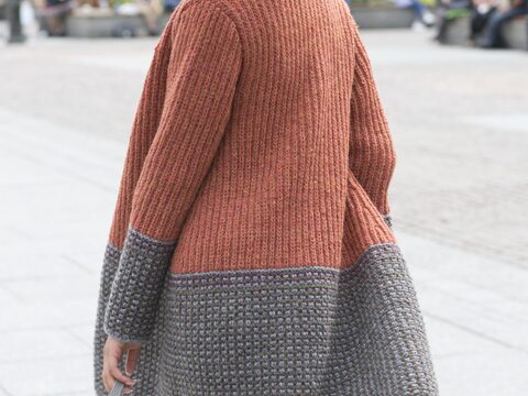 Strickanleitung: Mantel mit Bommelmütze