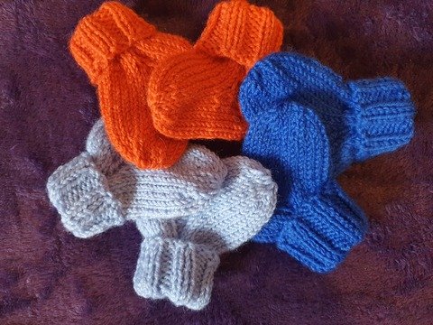 Strickanleitung für kuschelige Frühchen Söckchen in Größe 44/46!