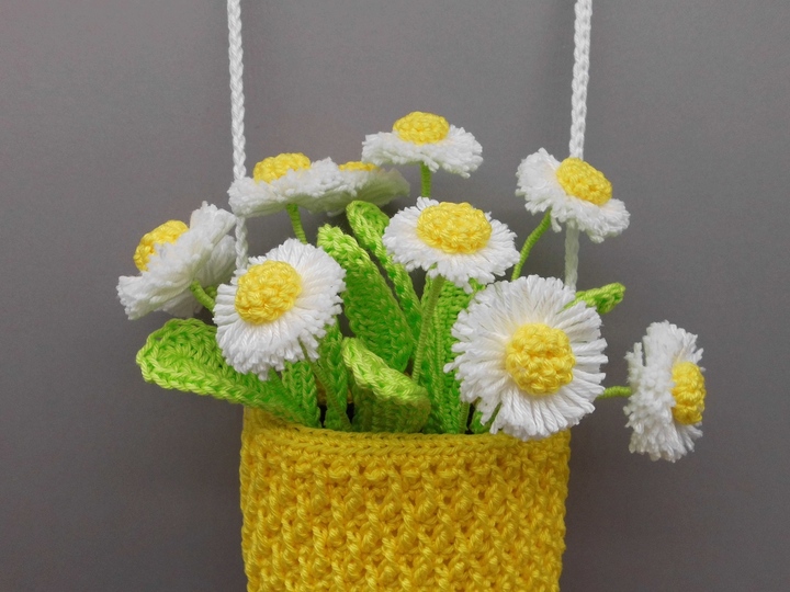 Häkel-Deko Gänseblümchen für Tisch, Tür und Wand - einfach aus Wollresten