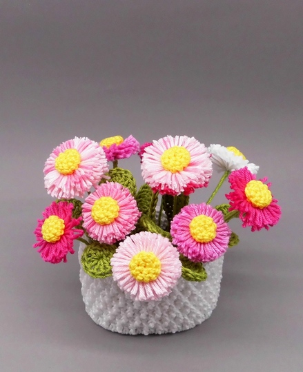 Häkel-Deko Gänseblümchen für Tisch, Tür und Wand - einfach aus Wollresten