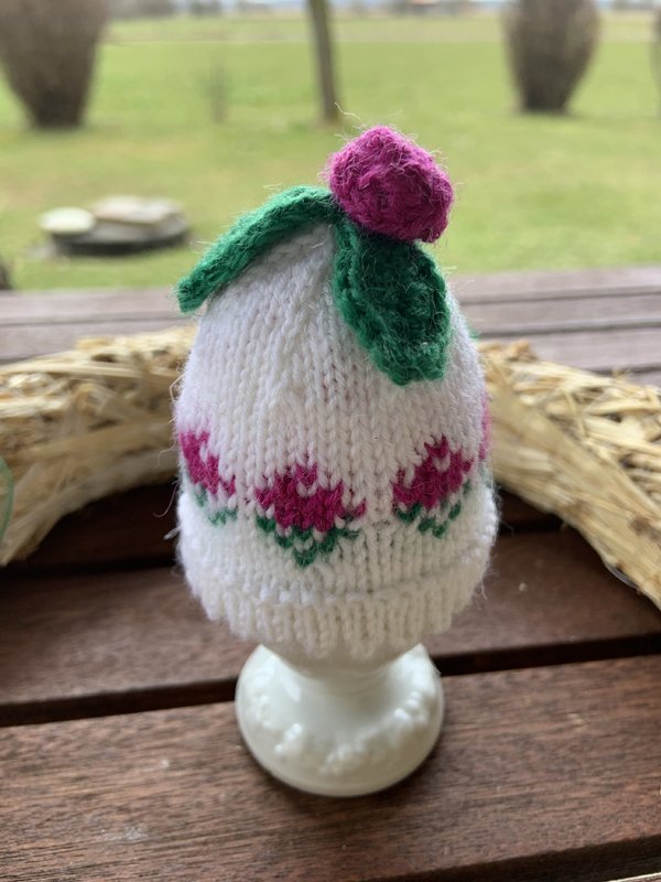 Anleitung Eierwärmer mit Röschenborte und Röschen