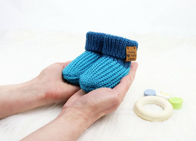 Babyschuhe (Socken) "Kai" (Gr. 0 M. bis 4 J., stricklook)