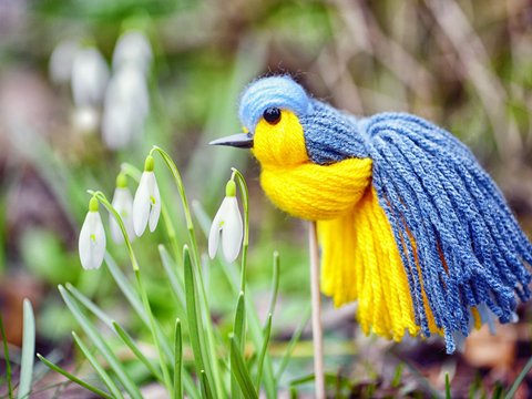 Anleitung Bastele die lustige Garnvogel- Blaumeise