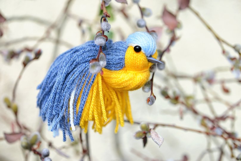 Bastelanleitung Wollvogel Blaumeise – DIY Deko & Wollresteverwertung